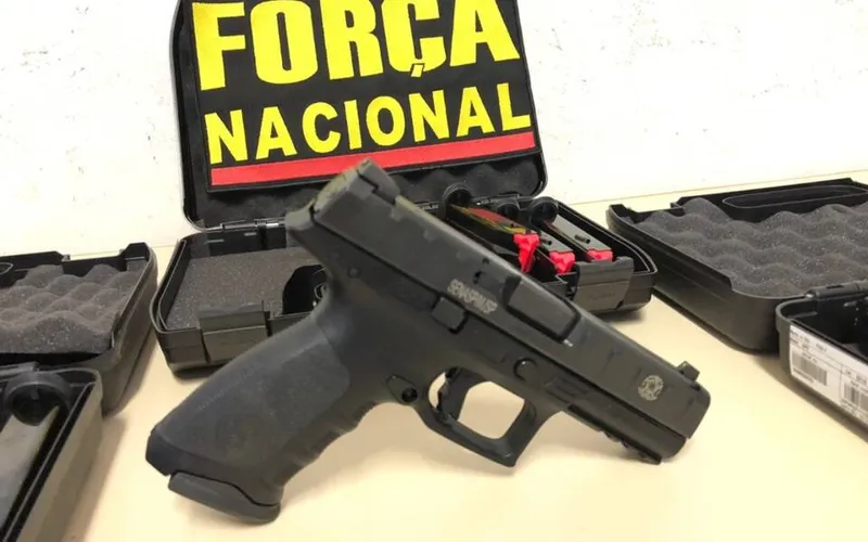 Imagem ilustrativa da imagem GOVERNO BOLSONARO ENVIA MAIS DE 200 ARMAMENTOS PARA AL