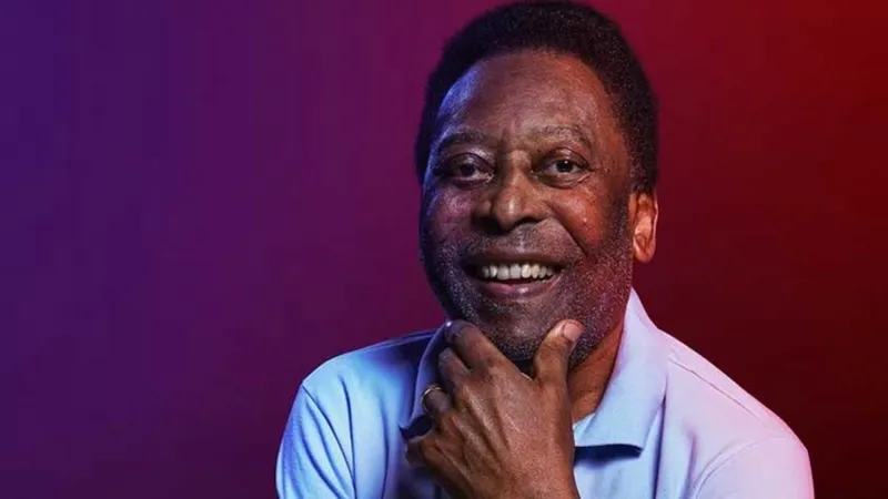 Convivendo com problemas de saúde e internado, Pelé confirmou retirada de tumor do cólon direito
