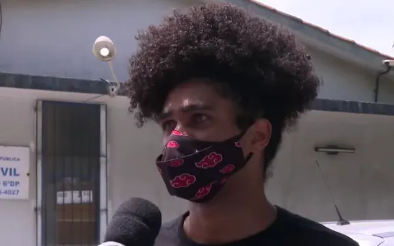 Imagem ilustrativa da imagem JOVEM DENUNCIA QUE SOFREU RACISMO EM SHOPPING POR 4 MESES