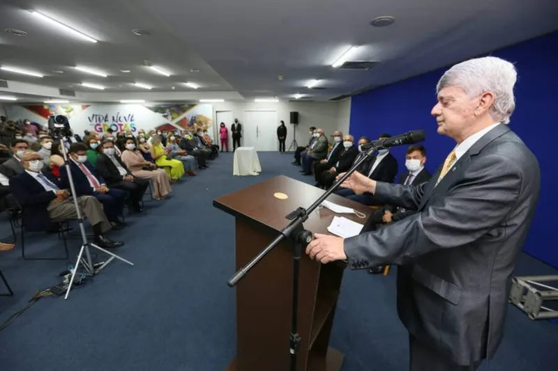 Imagem ilustrativa da imagem KLEVER LOUREIRO TOMA POSSE COMO GOVERNADOR DO ESTADO