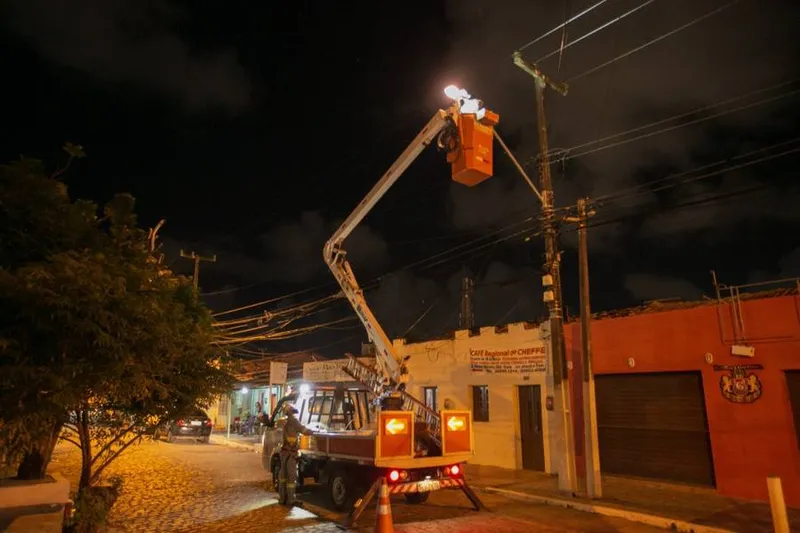 Imagem ilustrativa da imagem LUZES DA CIDADE: MACEIÓ TEM MAIS 20 MIL NOVOS PONTOS ILUMINADOS