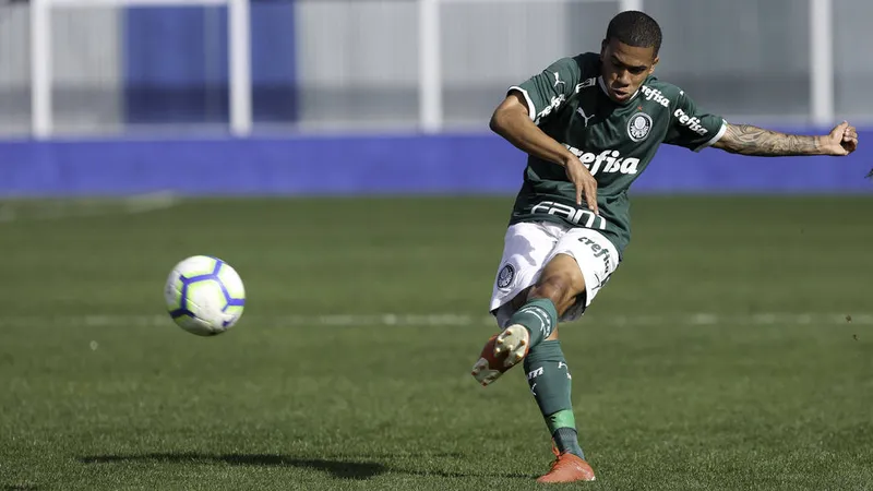 Imagem ilustrativa da imagem Lucas Esteves, do Palmeiras, pode ir jogar nos EUA