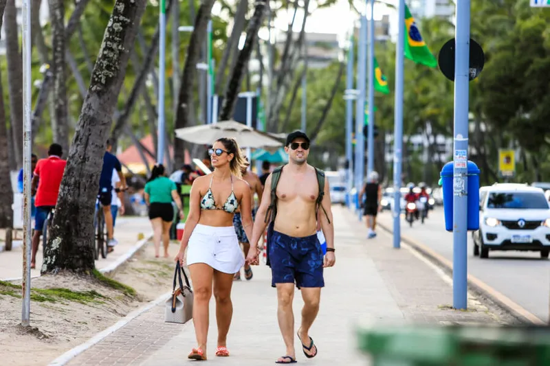 Entre os outros destinos, cinco são da América do Sul (Buenos Aires, Santiago, Montevidéu, Mendoza e Bariloche), quatro da América do Norte (Nova York, Orlando, Miami e Las Vegas), três da Europa (Paris, Lisboa e Roma), e um na Ásia (Dubai).