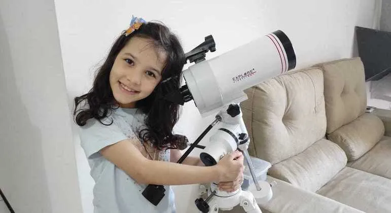 Nicole já descobriu sete corpos celestes e tem planos de se formar em engenharia aeroespacial

