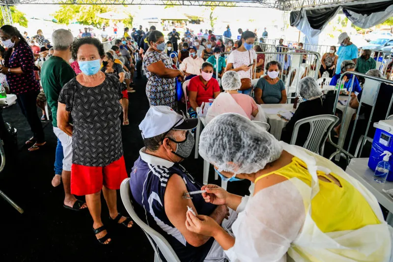 Atualização aponta uma tendência de aumento na procura pela 2ª dose, em relação às demais etapas da vacinação