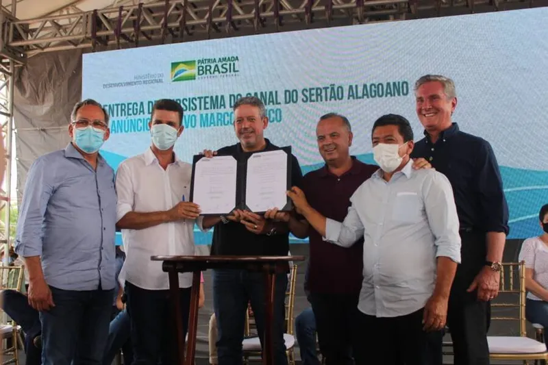 Imagem ilustrativa da imagem MARINHO ANUNCIA R$ 52 MI EM INVESTIMENTOS DO GOVERNO BOLSONARO EM AL