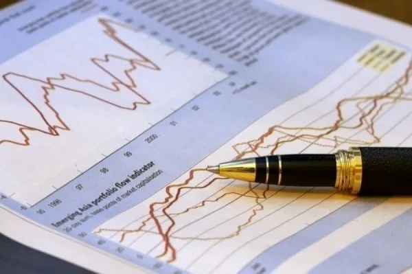 Para o próximo ano, a estimativa do mercado financeiro de inflação é de 4,03%