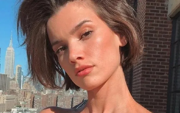 Imagem ilustrativa da imagem MODELO ALAGOANA VIVE EM CONDIÇÕES PRECÁRIAS COM A MÃE