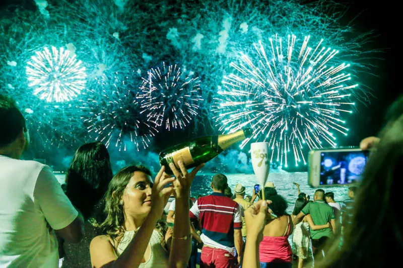 Maceió, 01 de janeiro de 2018
Réveillon 2018 em Maceió com 12 minutos de queima de fogos, na praia de Ponta Verde. Alagoas - Brasil.
Foto: ©Ailton Cruz