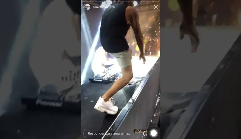 Festa ficou lotada de gente na praia do Francês, com direito a show pirotécnico e muita música eletrônica