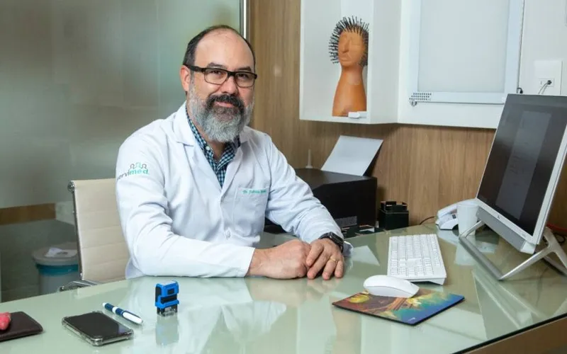 Imagem ilustrativa da imagem NEUROCIRURGIÃO ALERTA SOBRE ATENDIMENTO PRECOCE DO ANEURISMA CEREBRAL