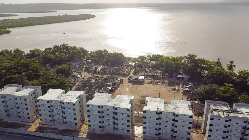 Famílias estão sendo diretamente encaminhadas para novas moradias na orla lagunar