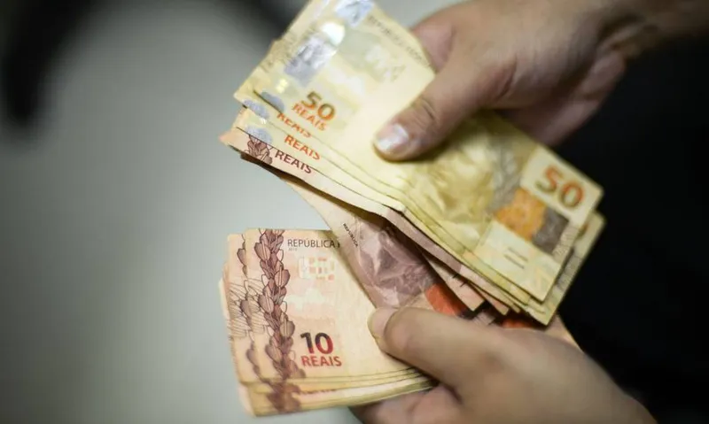 NÚMERO DE SUPERENDIVIDADOS DESTE ANO SUPERA TOTAL DE 2020