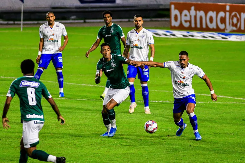 Time marujo teve boas chances para marcar, mas parou na grande atuação do goleiro Tadeu