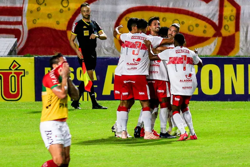 Na vice-liderança, CRB vem superando expectativas como um dos destaques desta Série B