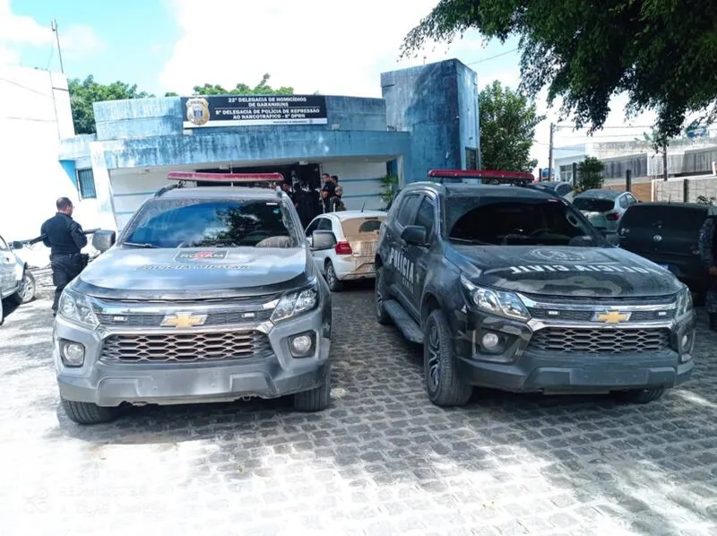 A operação resultou em seis prisões, sendo quatro em Maceió e duas em Garanhuns