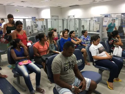 Imagem ilustrativa da imagem PARA BANCÁRIOS E ECETISTAS, VACINAÇÃO DEMOROU A SER LIBERADA