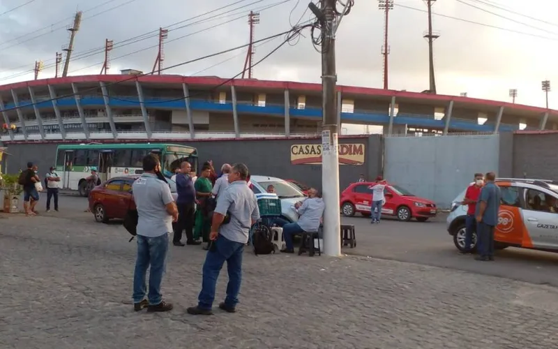 Imagem ilustrativa da imagem PARALISAÇÃO DOS RODOVIÁRIOS DA VELEIRO CHEGA AO 4º DIA