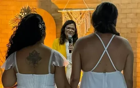 Imagem ilustrativa da imagem PASTORA BATISTA É AMEAÇADA POR CELEBRAR CASAMENTO HOMOAFETIVO