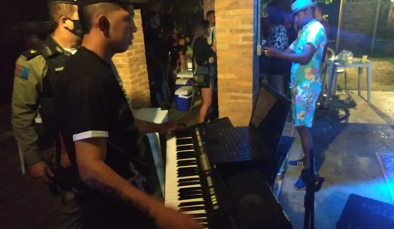 Local em que a festa ocorria é de difícil acesso para evitar que o barulho incomodasse a vizinhança local