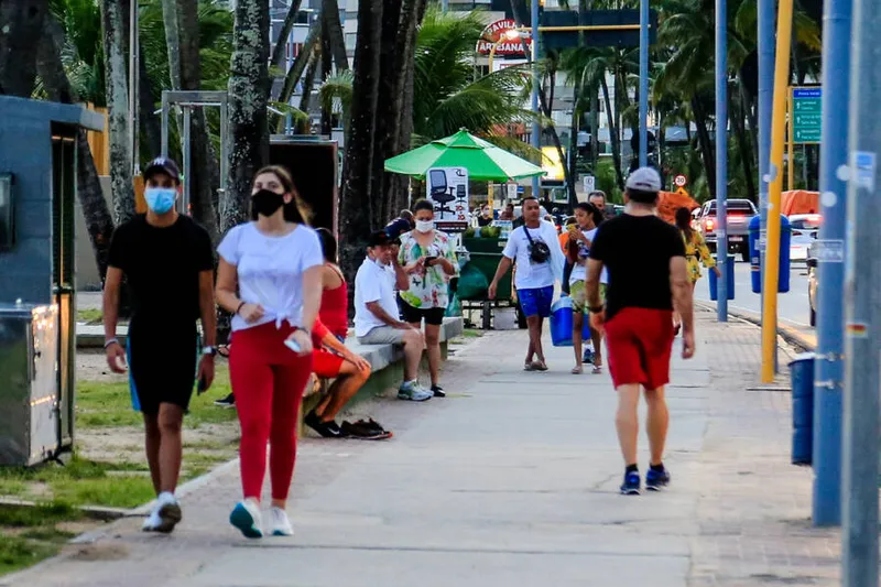 Maceió, 20 de maio de 2021
Caminhada no calçadão da Praia de Ponta Verde em Maceió. Alagoas - Brasil.
Foto:@Ailton Cruz
