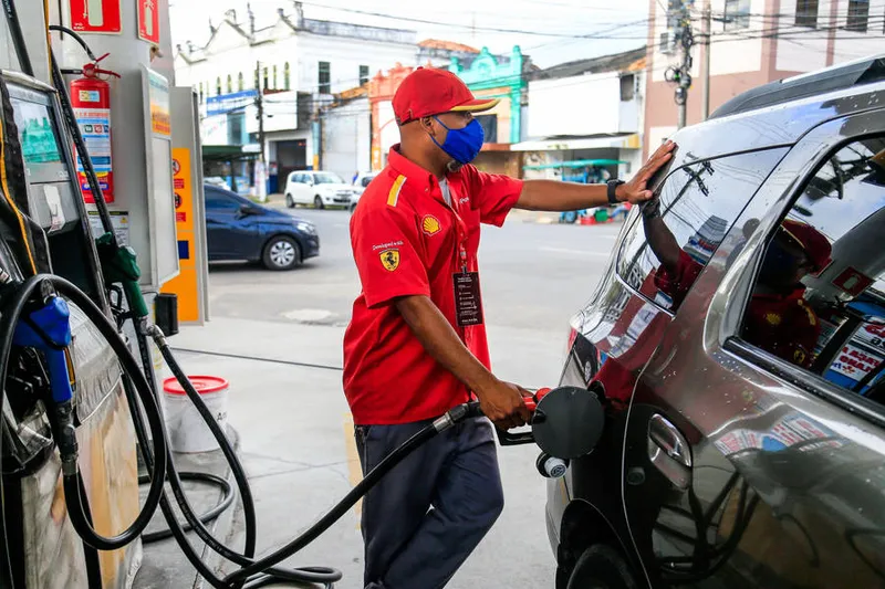 Em alguns postos de Alagoas, o preço da gasolina comum chegou a R$ 6,284, aponta a ANP