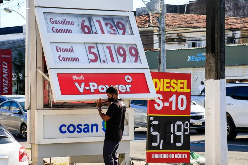 Maceió, 25 de outubro de 2021
Gasolina é reajustado em posto de Maceió. Alagoas - Brasil.
Foto:@Ailton Cruz