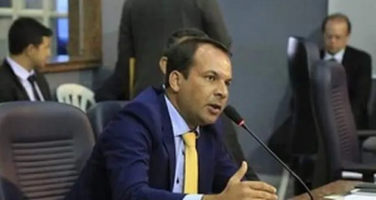 Imagem ilustrativa da imagem PREFEITURA: SALES DEIXA SECRETARIA ESPECIAL PARA REASSUMIR MANDATO DE VEREADOR