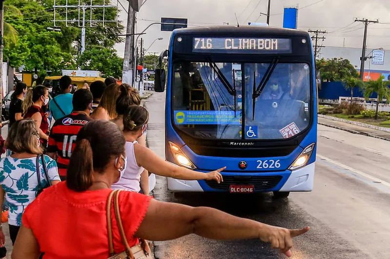 Documento enviado à Câmara ainda estabelece metas a serem cumpridas pelas empresas de ônibus
