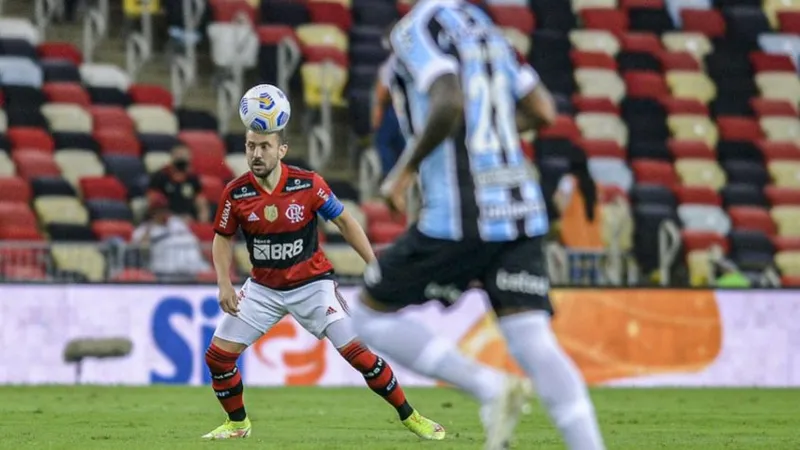 Flamengo foi denunciado por canto homofóbico praticado pelos torcedores no jogo contra o Grêmio, no Maraca
