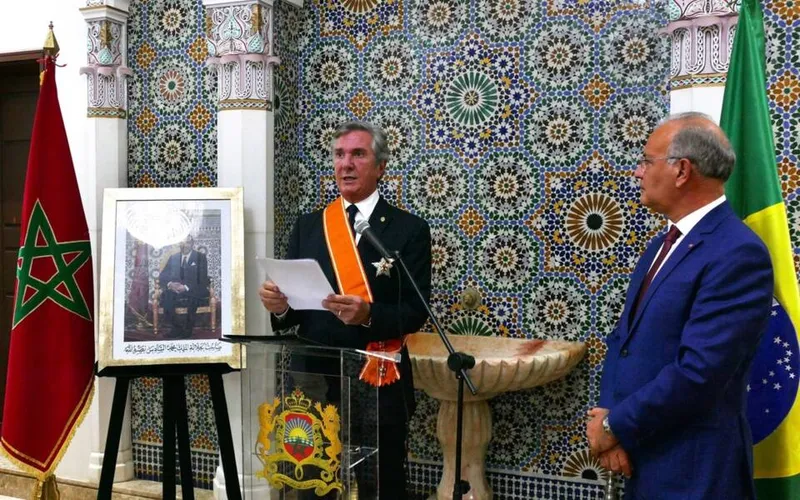 Imagem ilustrativa da imagem REI DO MARROCOS HOMENAGEIA COLLOR COM A WISSAM DE GRAND CORDON ALAOUITE