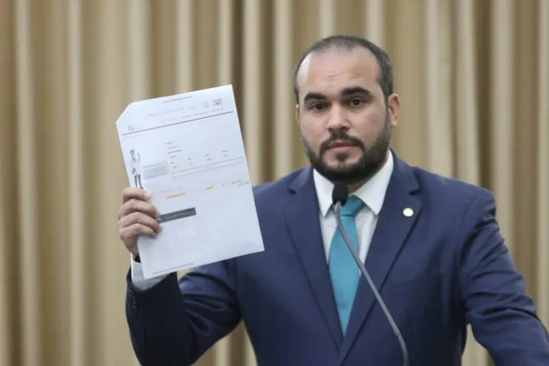 Imagem ilustrativa da imagem ‘RENAN FILHO VAI ENTREGAR BOMBA ARMADA AO SUCESSOR’, DIZ DEPUTADO SOBRE CONTAS PÚBLICAS