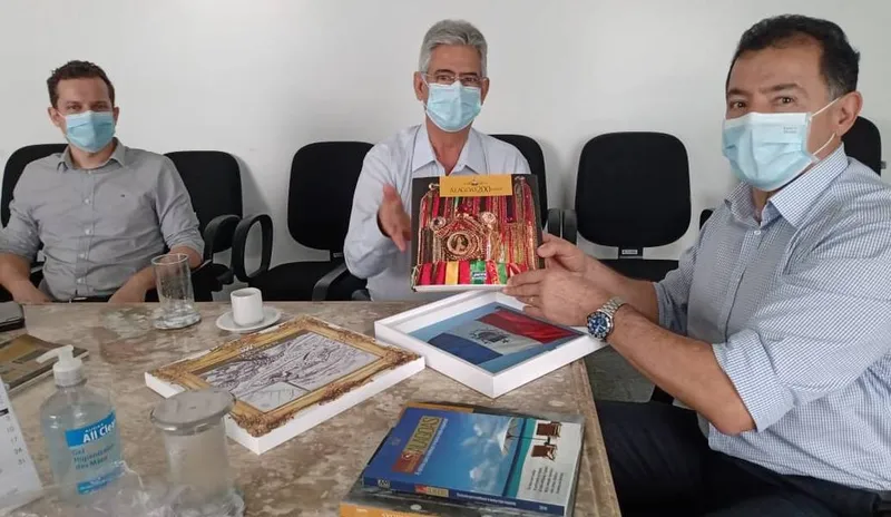 Diretores da empresa BRK foram recebidos na

sede da OAM pelo diretor-executivo Luís Amorim