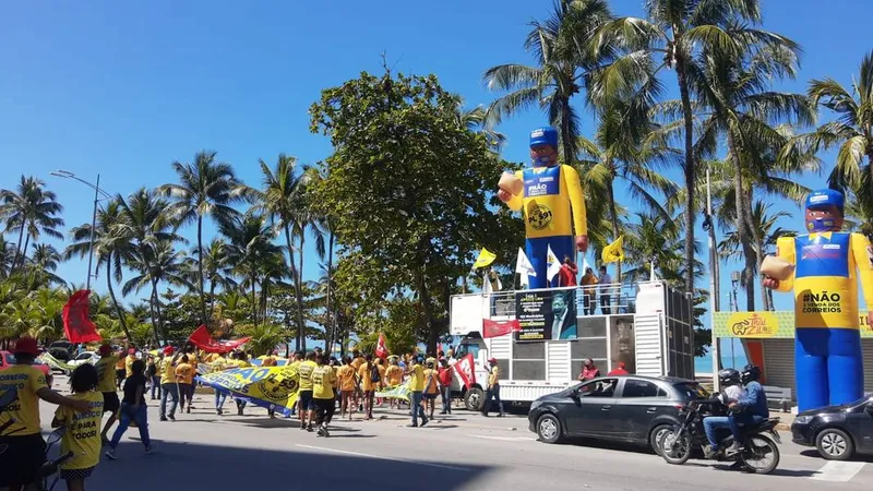 Segundo a categoria, venda da empresa prejudicaria a população e geraria demissão em massa