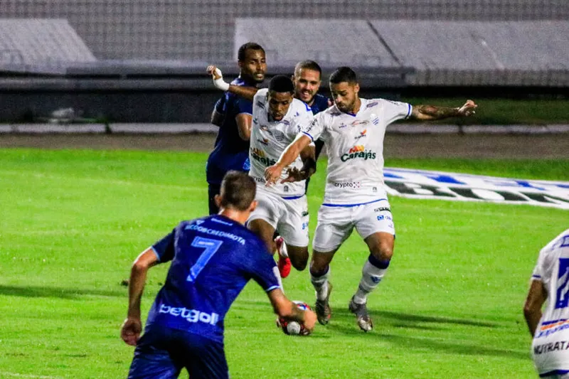 Maceió, 20 de junho de 2021
Lance do jogo entre CSA e Londrina, partida válida pela 5ª rodada da Série B do Campeonato Brasileiro, realizada no Estádio Rei Pelé em Maceió, Alagoas - Brasil.
Foto: Ailton Cruz