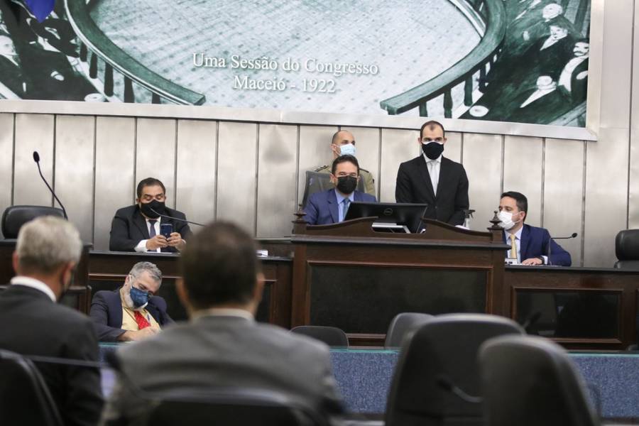 O requerimento para convocação do gestor foi apresentado à Mesa Diretora do Legislativo