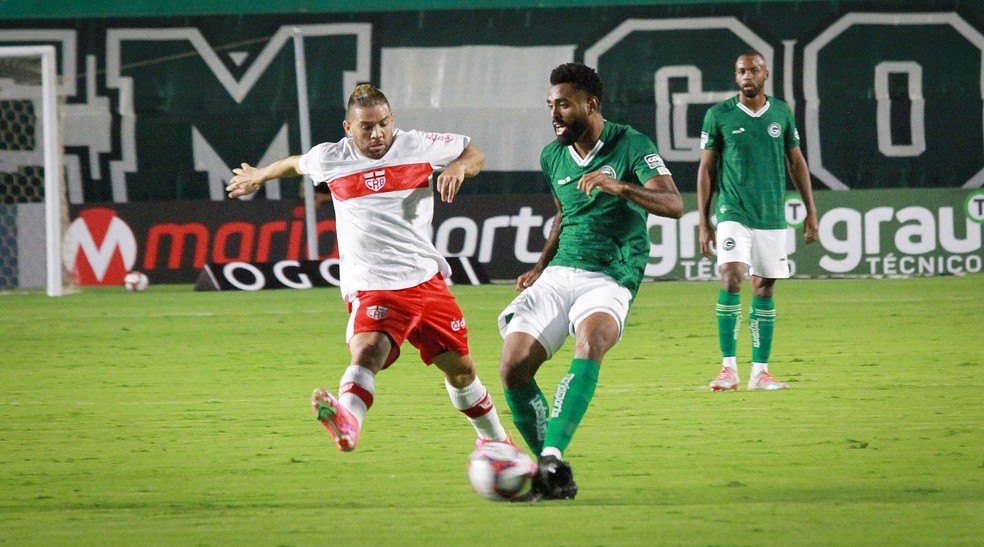 Pela 4ª rodada da Série B de 2021, o Goiás venceu o CRB, por 1 a 0, no Estádio Hailé Pinheiro