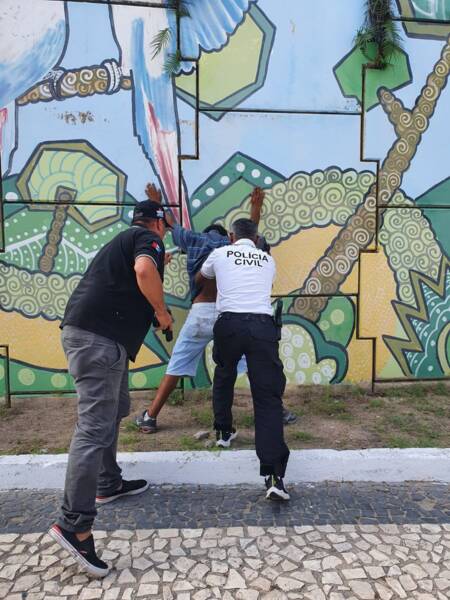 Imagem ilustrativa da imagem PRESO CONFESSA ASSASSINATO DE GARI DENTRO DE ÔNIBUS, DIZ POLÍCIA