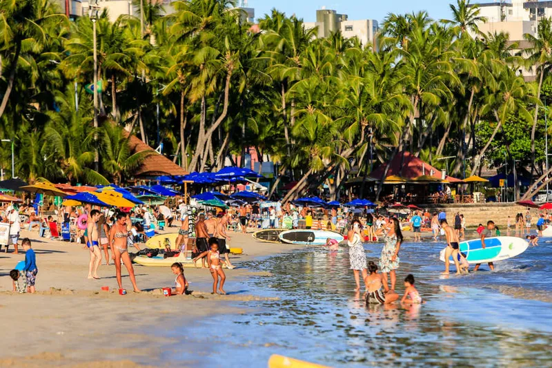 Maceió, 11 de outubro de 2021 
Movemento de turistas na orla da praia de Ponta Verde em Maceió. Alagoas - Bra 
Foto:@Ailton Cruz