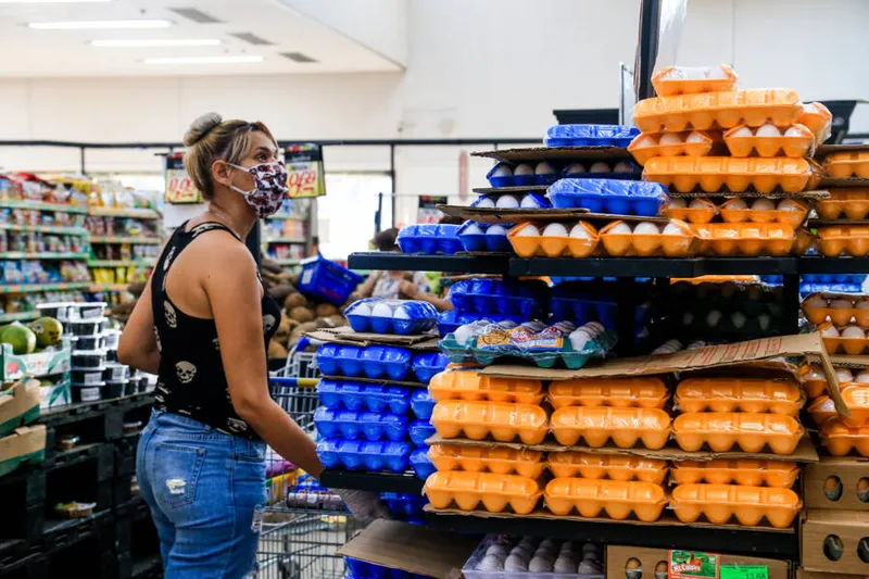 Com a alta dos alimentos, consumidor passou a pesquisar mais, à procura de preço melhor