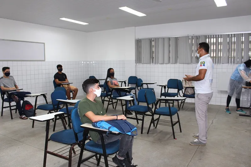 Imagem ilustrativa da imagem ALUNOS DO INTERIOR SÃO MAIORIA EM EVASÃO DE FACULDADES PRIVADAS