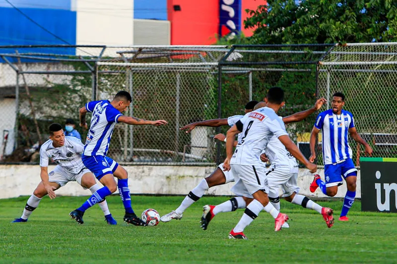 Momento de ASA x CSA, no Fumeirão, em 2021: ambos voltam a se encontrar neste sábado