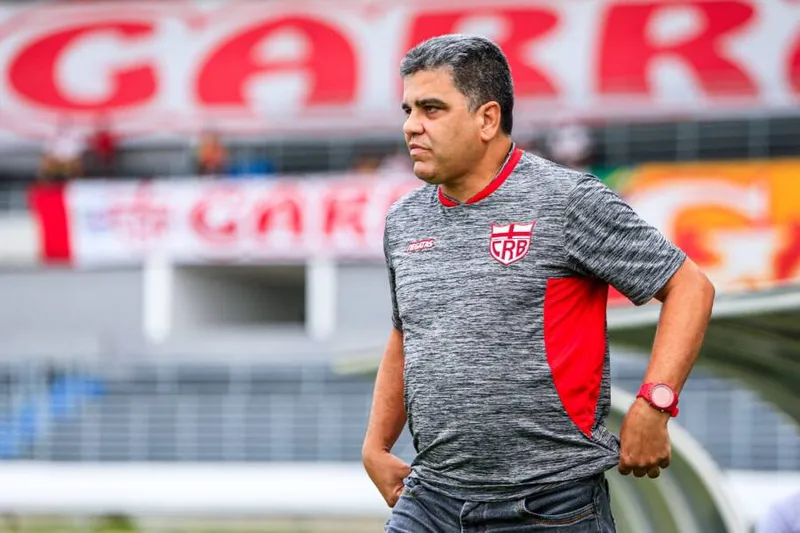 De volta: com a saída de Allan Aal, Marcelo Cabo (foto) chegará ao CRB nesta sexta (11)