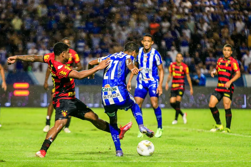 Maceió, 22 de março de 2022
Lance do jogo entre CSA e Altos, partida válida pela Quarta de Final da Copa do Nordeste, realizada no Estádio Rei Pelé em Maceió, Alagoas - Brasil.
Foto: Ailton Cruz