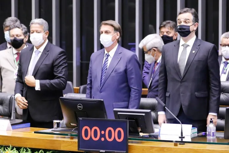 Imagem ilustrativa da imagem BOLSONARO VOLTA A PEDIR A APROVAÇÃO DA REFORMA TRIBUTÁRIA