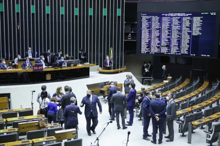 Imagem ilustrativa da imagem CÂMARA APROVA ORÇAMENTO COM R$ 1,7 BI PARA REAJUSTE DE POLICIAIS