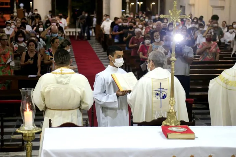 Imagem ilustrativa da imagem CELEBRAÇÃO DA SEXTA-FEIRA SANTA TERÁ PÚBLICO ILIMITADO APÓS 2 ANOS