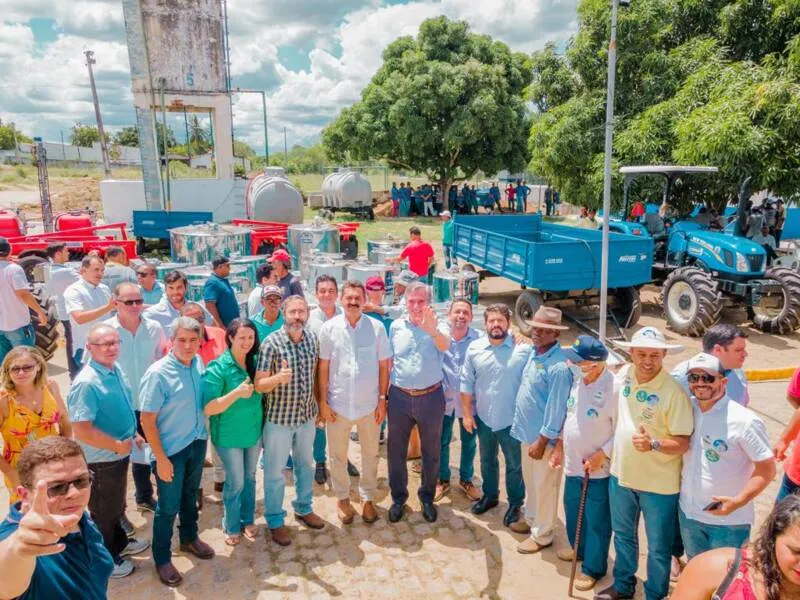 Produtores e agricultores da Bacia Leiteira são beneficiados com emendas de Collor