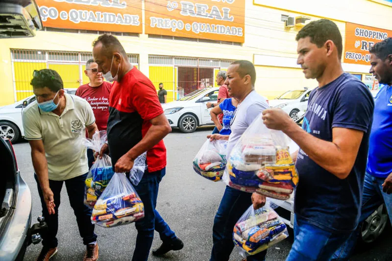 Maceió, 27 de dezembro de 2021
Shopping Popular, cestas básicas arrecadadas e para famílias carentes do Vergel do Lago em Maceió. Alagoas - Brasil.
Foto:@Ailton Cruz