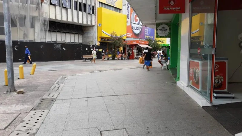 Centro de Maceió registrou pouco movimento no primeiro dia útil do ano